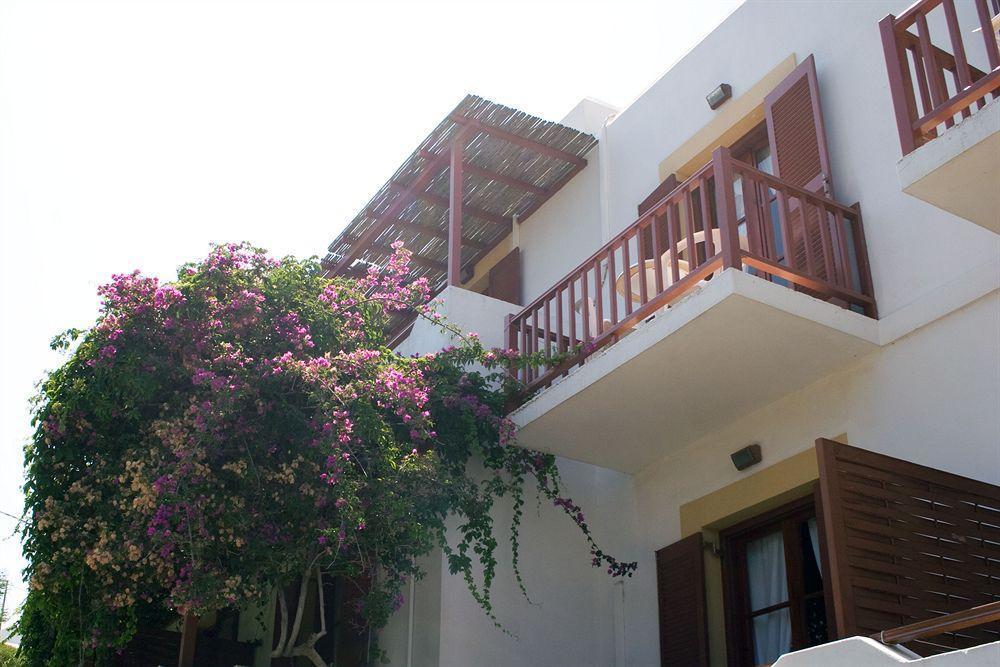 Manto Naousa (Paros)